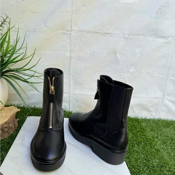 Stuart Weitzman Women 5 Lodge Boots Black Leather Bootie Zip Platform NWOT - Picture 13 of 14